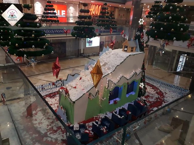 Christmas Decoration in Ambience mall Gurgaon 4